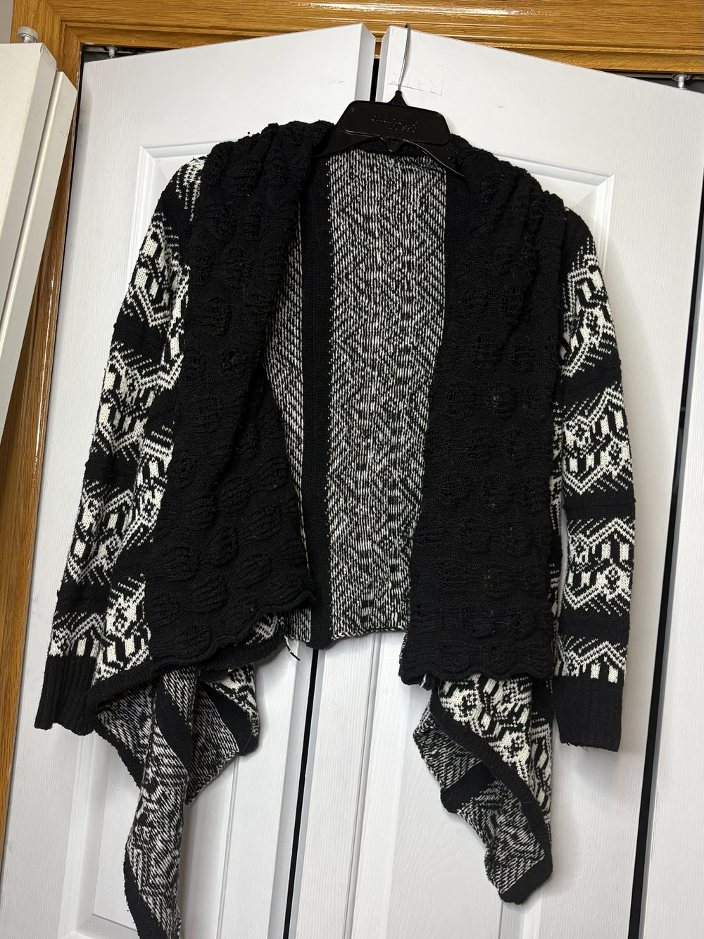 Black and White Patterned Open-Front Cardigan Draped Chunky Knit Boho Emo Casual